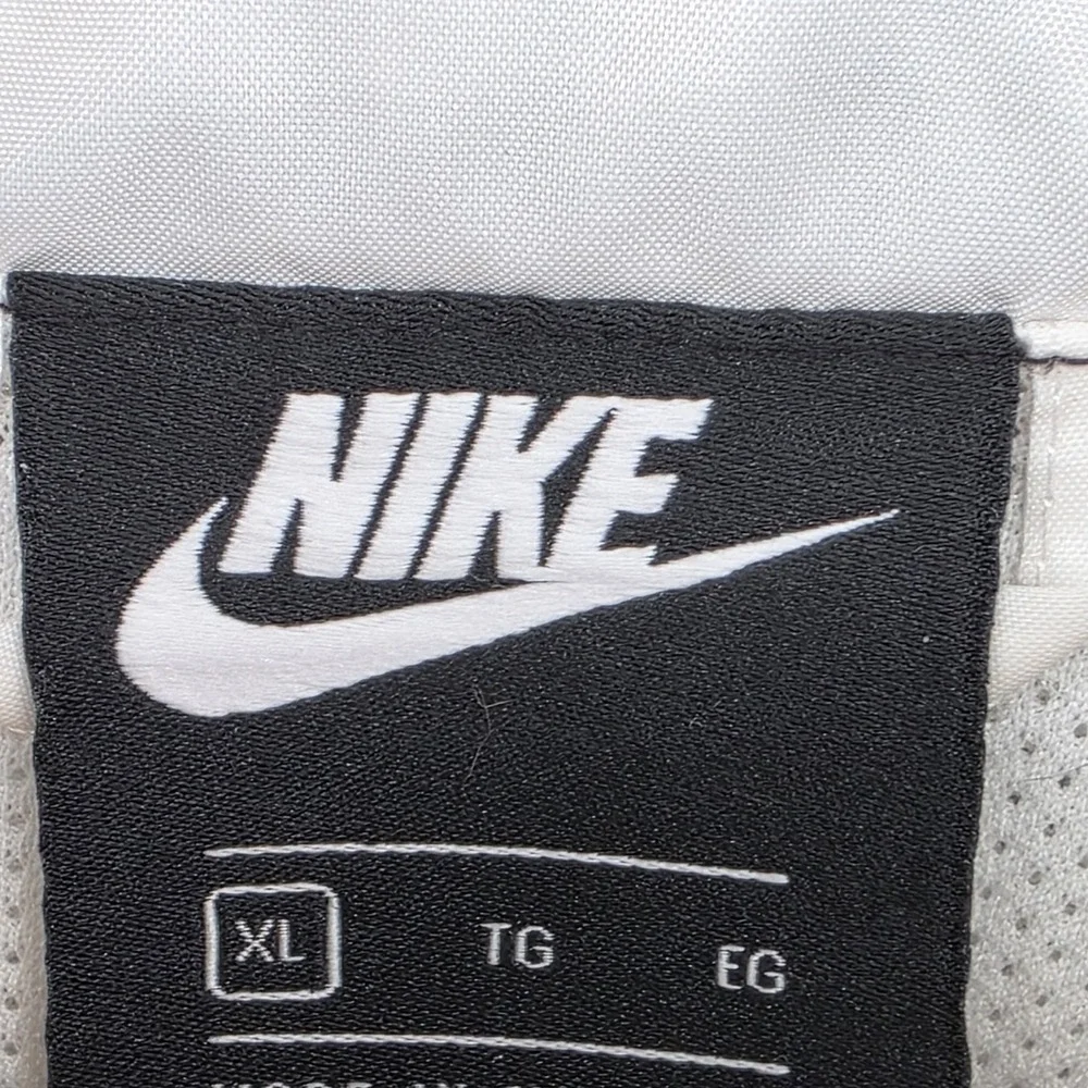 Vintage Nike Men's XL Sportswear Windrunner Hooded Jacket‎ White Colorway Track